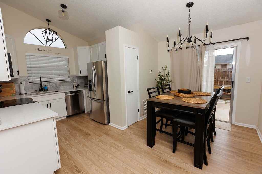 1324 Independence Dr #C - Photo 5 of 18