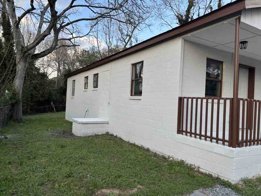 549 Straight St - Photo 2 of 19