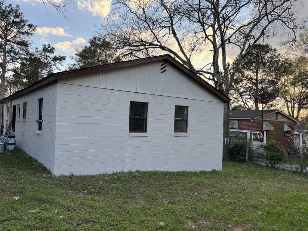 549 Straight St - Photo 3 of 19