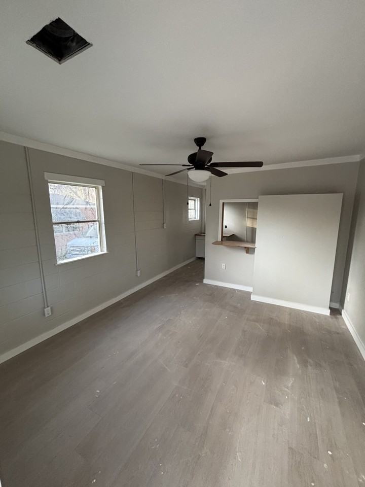 549 Straight St - Photo 6 of 19