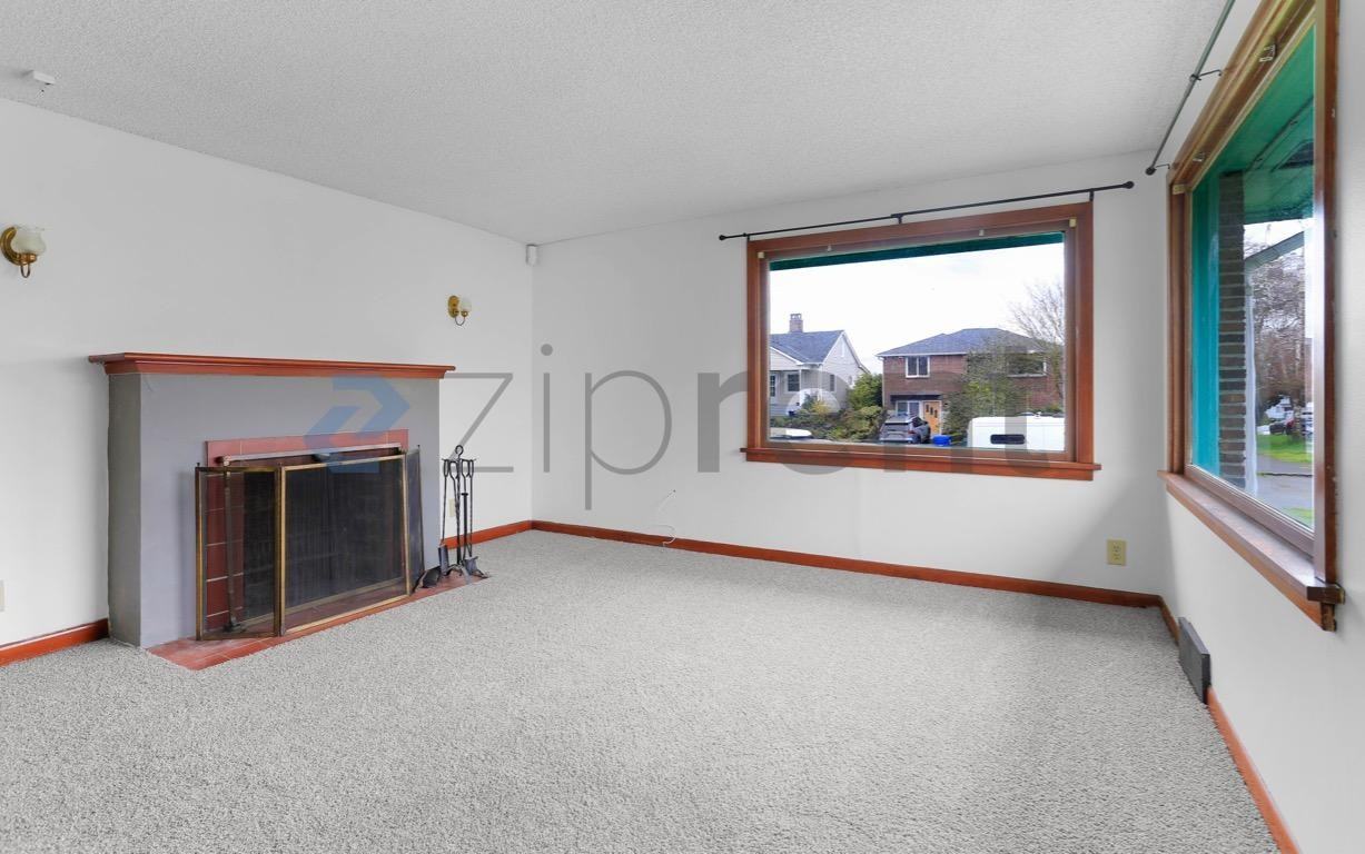 1920 S Bayview St - Photo 2 of 21