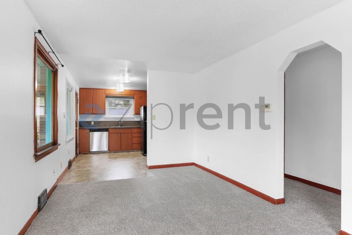 1920 S Bayview St - Photo 7 of 21