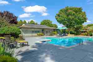 featured image of 4200 Bay St