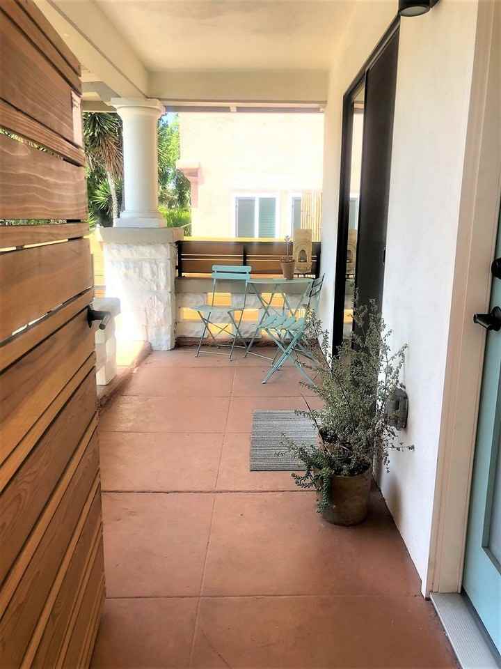 4433 BURNS AVE - Photo 2 of 50