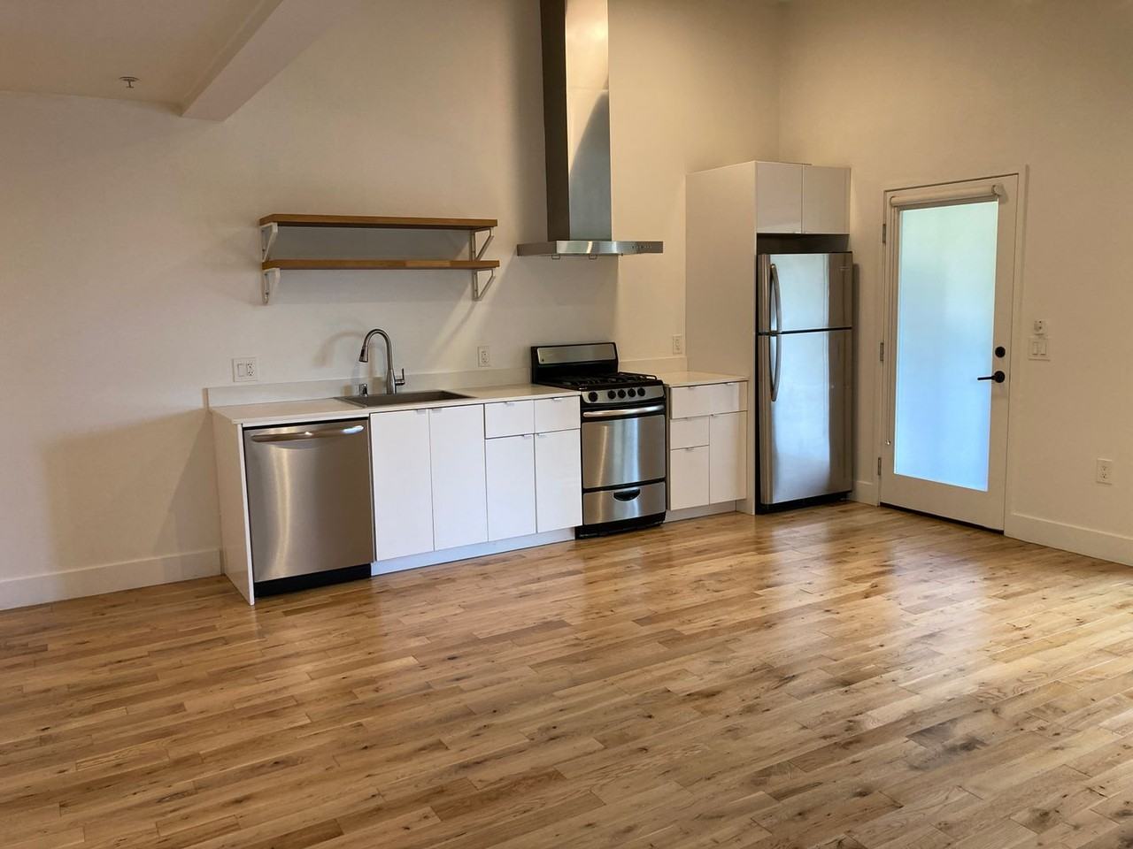 4433 BURNS AVE - Photo 4 of 50