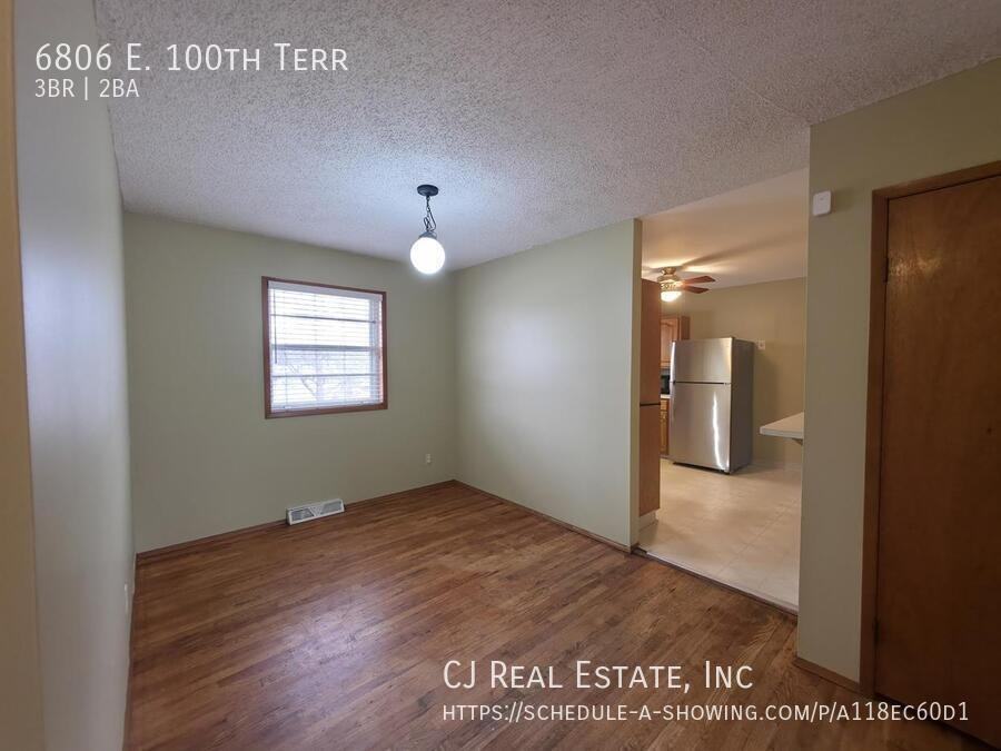 6806 E 100th Ter - Photo 6 of 12