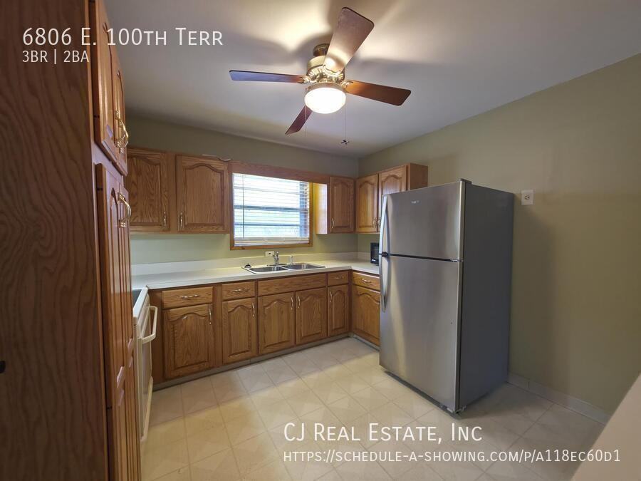 6806 E 100th Ter - Photo 7 of 12