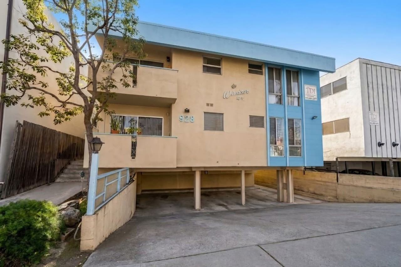 928 4th Street - Photo 2 of 39