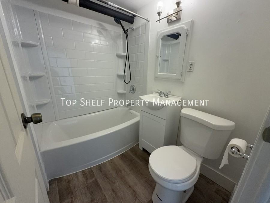 2419 Cottage Grove Ave #7 - Photo 5 of 6