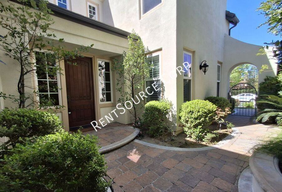 27046 Maple Tree Ct - Photo 7 of 50