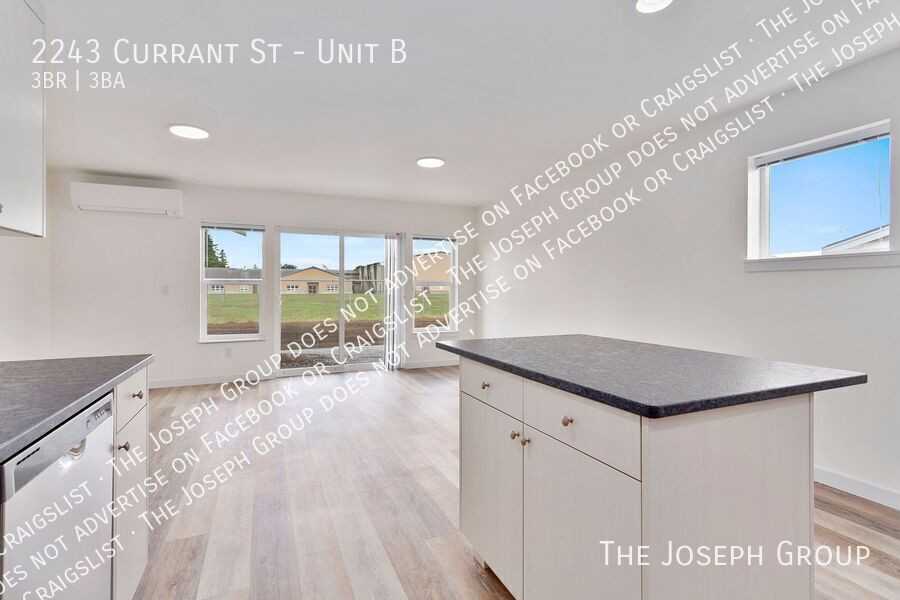 2243 Currant St #B - Photo 5 of 30