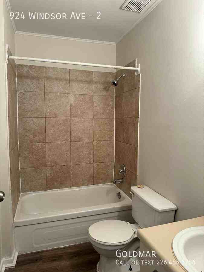 924 Windsor Ave #2 - Photo 5 of 7