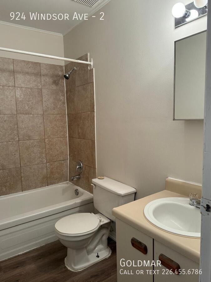 924 Windsor Ave #2 - Photo 6 of 7