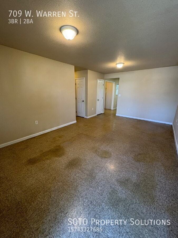 709 Warren St - Photo 3 of 14