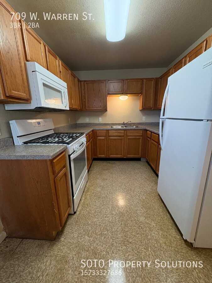 709 Warren St - Photo 5 of 14