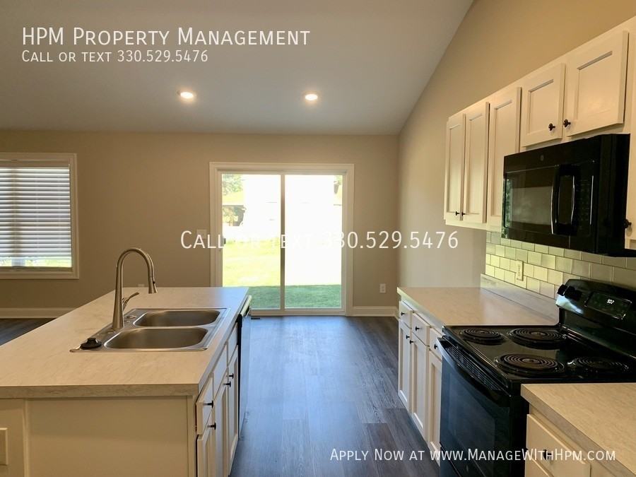 2469 Delaware Ave Sw - Photo 2 of 19