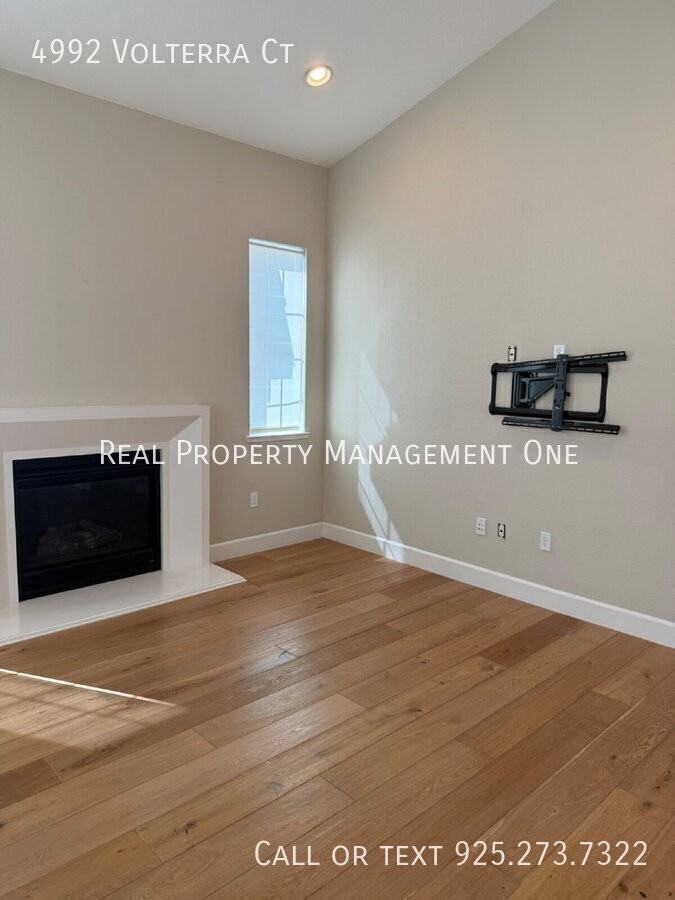 4992 Volterra Ct - Photo 7 of 50