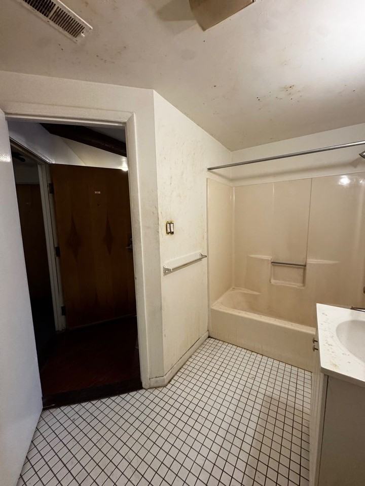 Cigar Factory Apartments - Photo 5 of 12