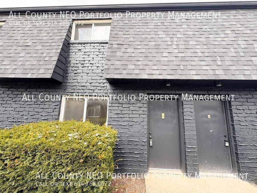 376 Woodland Ave #C - Photo 2 of 17