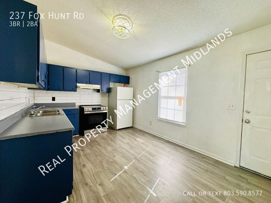 237 Foxhunt Rd - Photo 4 of 12