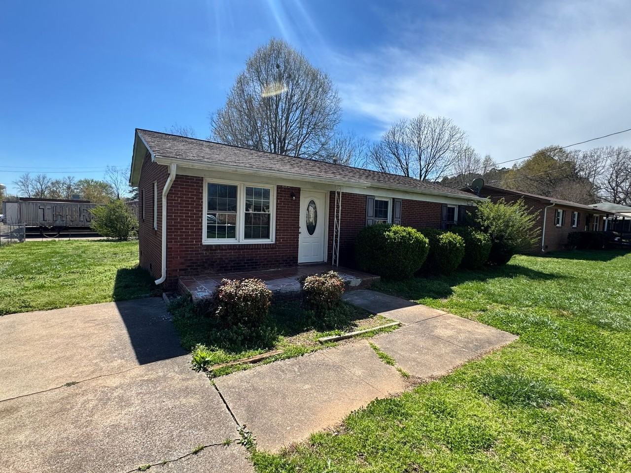 516 Monroe St - Photo 2 of 21