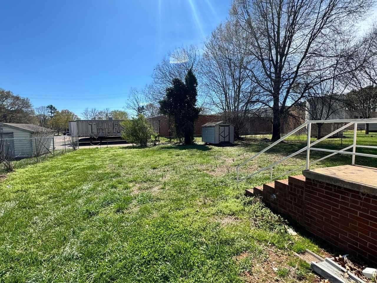 516 Monroe St - Photo 3 of 21