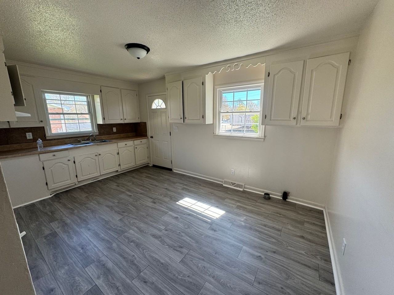 516 Monroe St - Photo 7 of 21