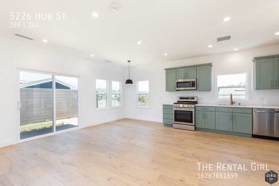 5226 Hub St - Photo 3 of 14