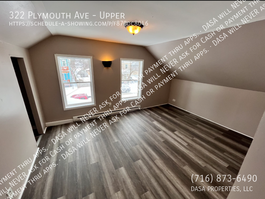 322 Plymouth Ave - Photo 2 of 12