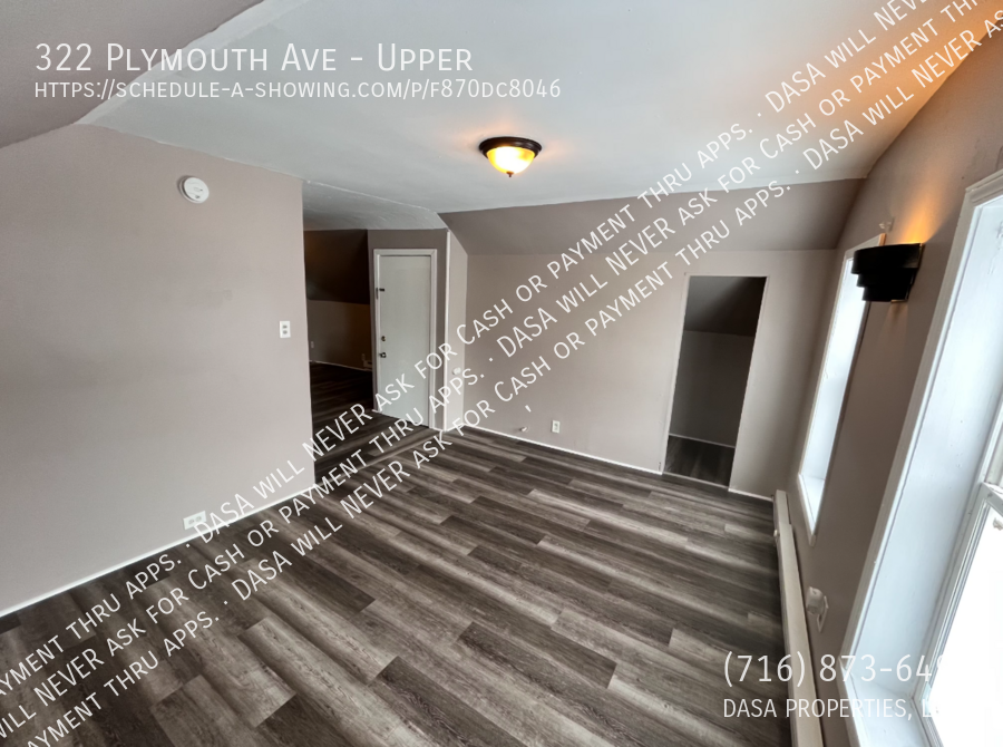 322 Plymouth Ave - Photo 3 of 12