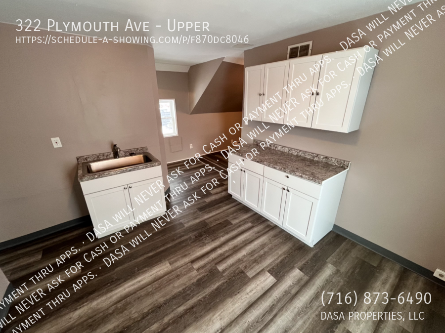 322 Plymouth Ave - Photo 4 of 12