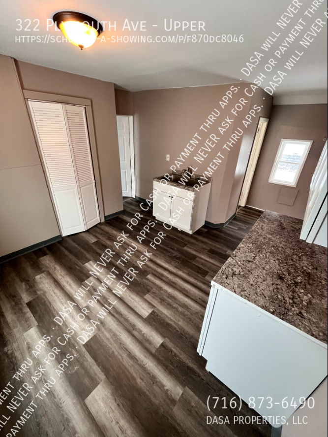 322 Plymouth Ave - Photo 5 of 12