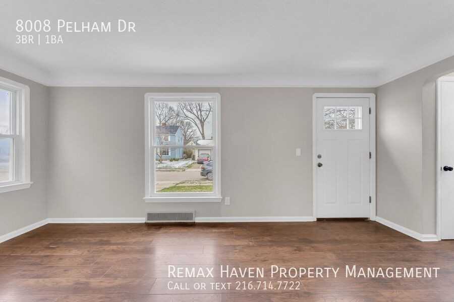 8008 Pelham Dr - Photo 3 of 27