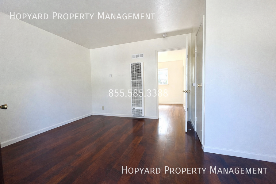 2146 Sacramento St #3 - Photo 4 of 7