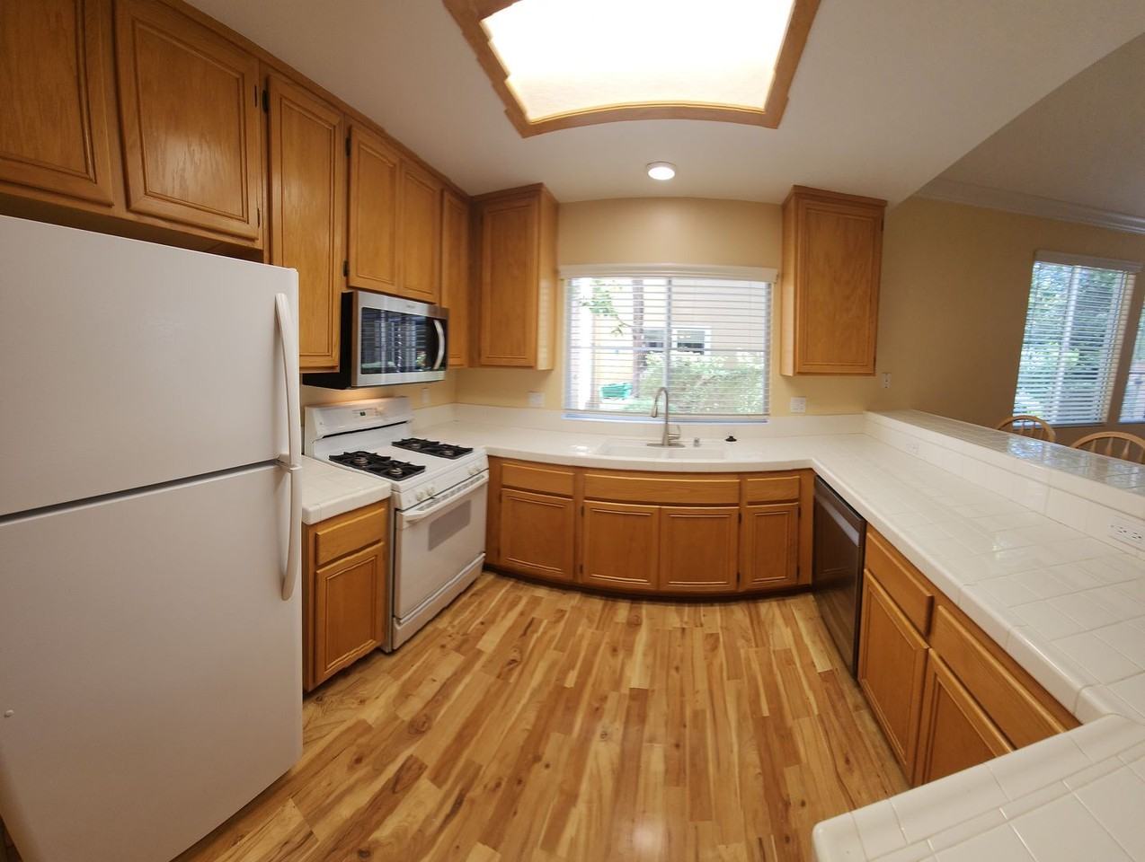 1205 Manzanita Way - Photo 4 of 44