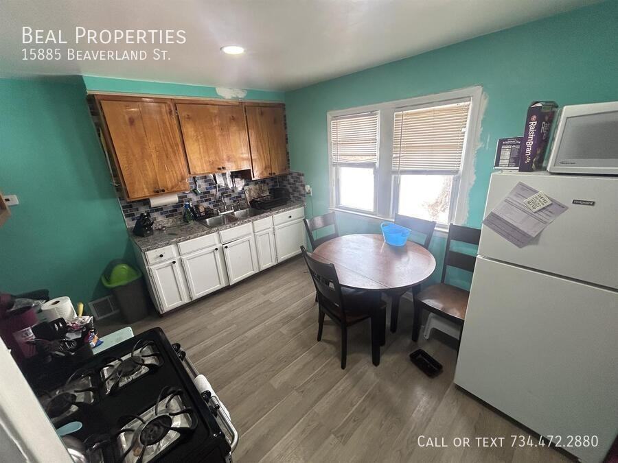 15885 Beaverland St - Photo 4 of 5