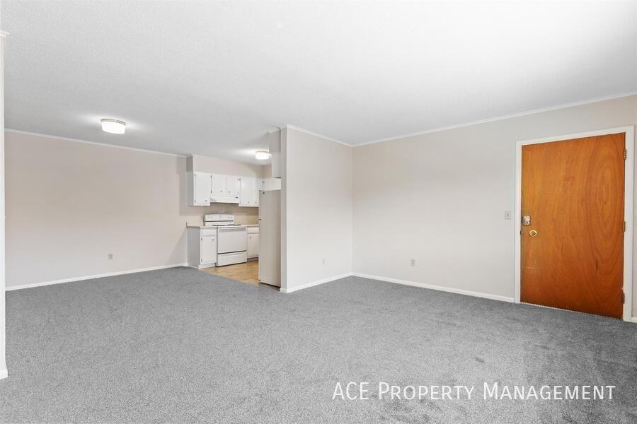 9 Saint Francis St #4 - Photo 6 of 13