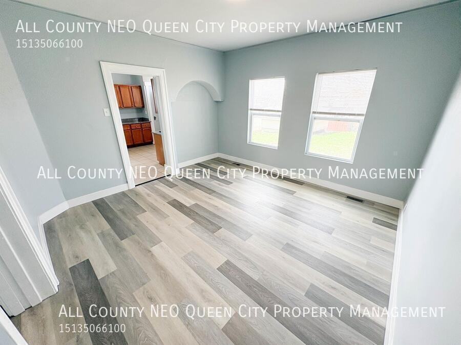 115 Livingston Ave - Photo 5 of 25