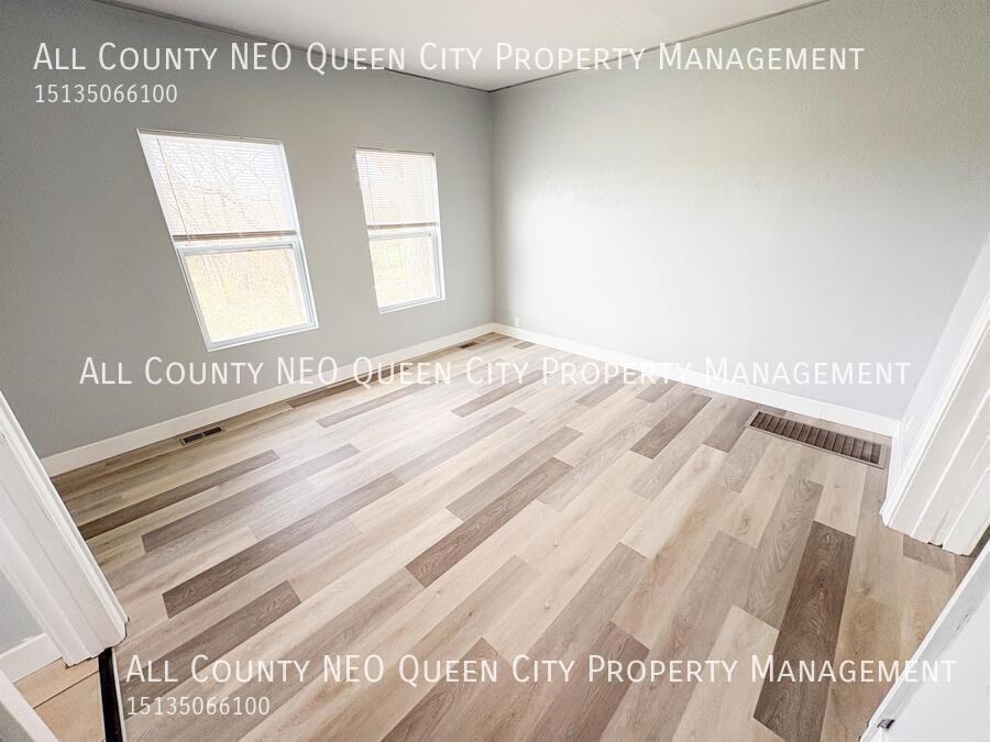 115 Livingston Ave - Photo 7 of 25