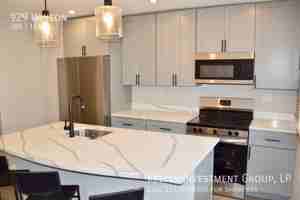 featured image of 929 Winton St