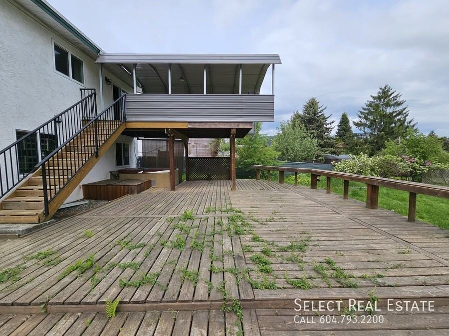 9324 James St - Photo 5 of 38