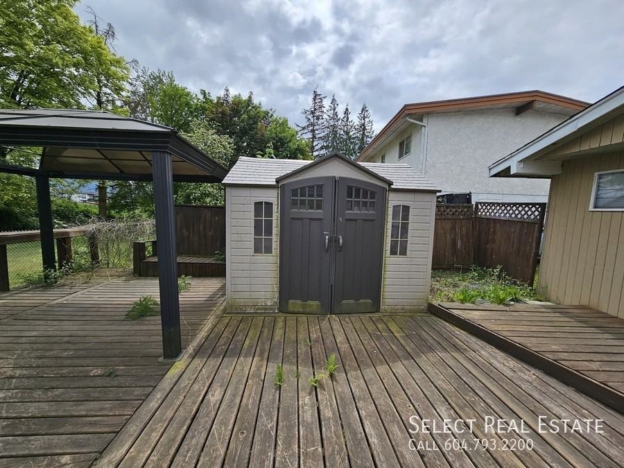 9324 James St - Photo 6 of 38