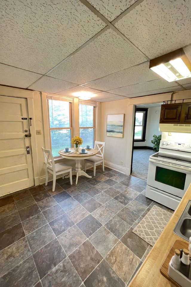 910 N 22nd Ave W #1 - Photo 4 of 32