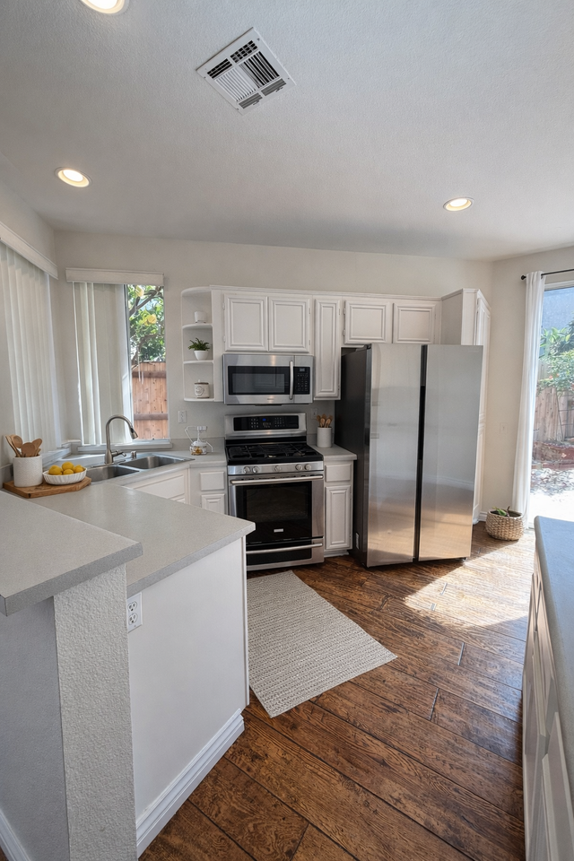 10905 Caminito Arcada #10905 - Photo 6 of 11