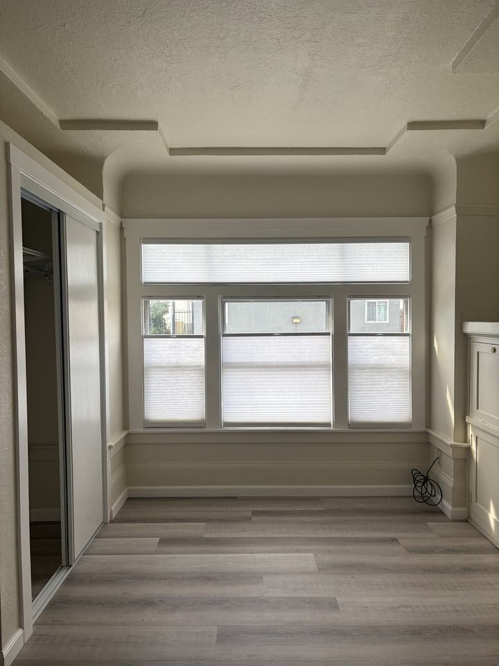 242 16th St #NA - Photo 5 of 7