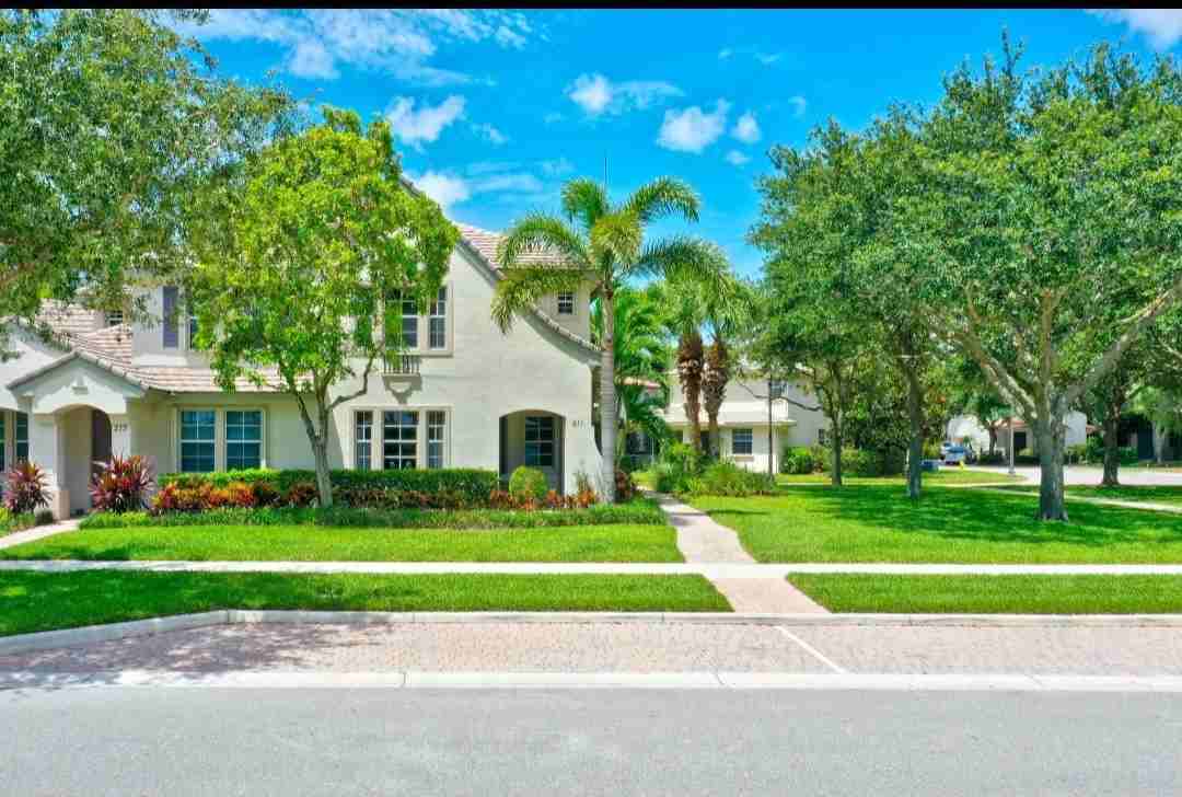 211 Evergrene Pkwy #NA - Photo 3 of 17