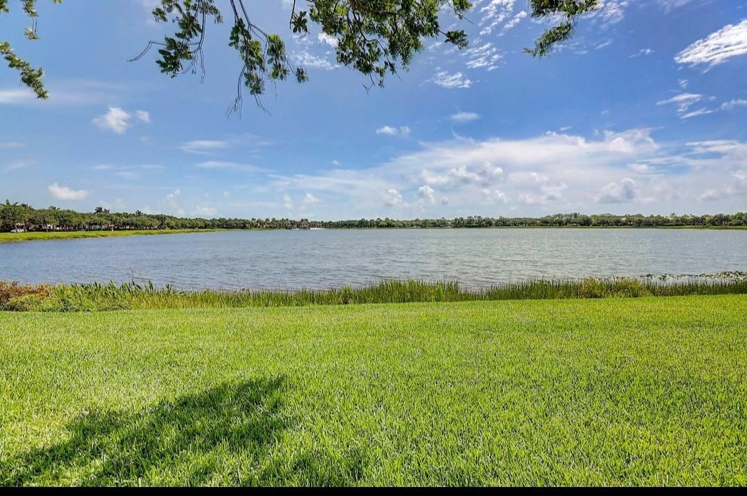 211 Evergrene Pkwy #NA - Photo 4 of 17