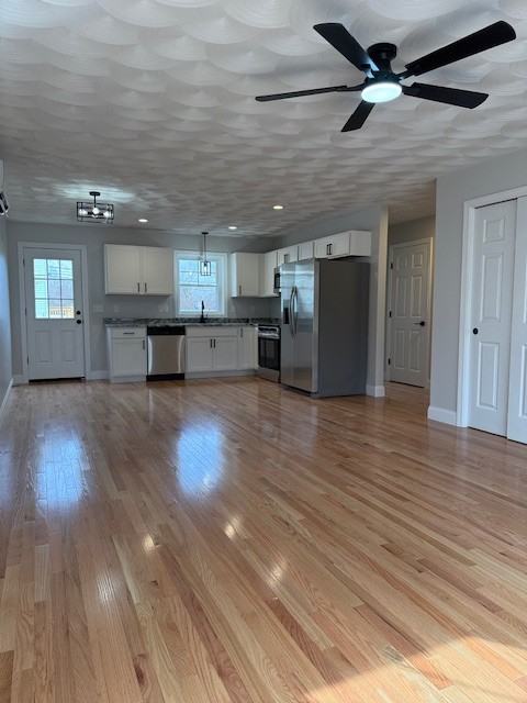 27 Baker St #B - Photo 2 of 18