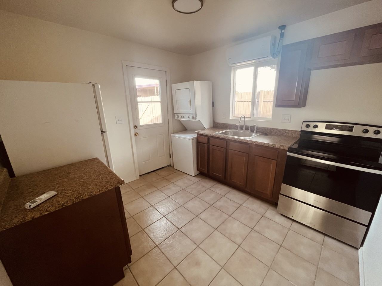 3702 E Seneca St #B - Photo 2 of 5