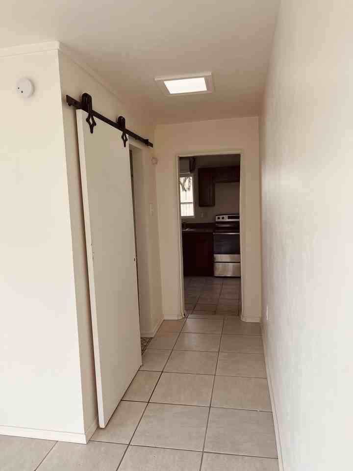 3702 E Seneca St #B - Photo 3 of 5